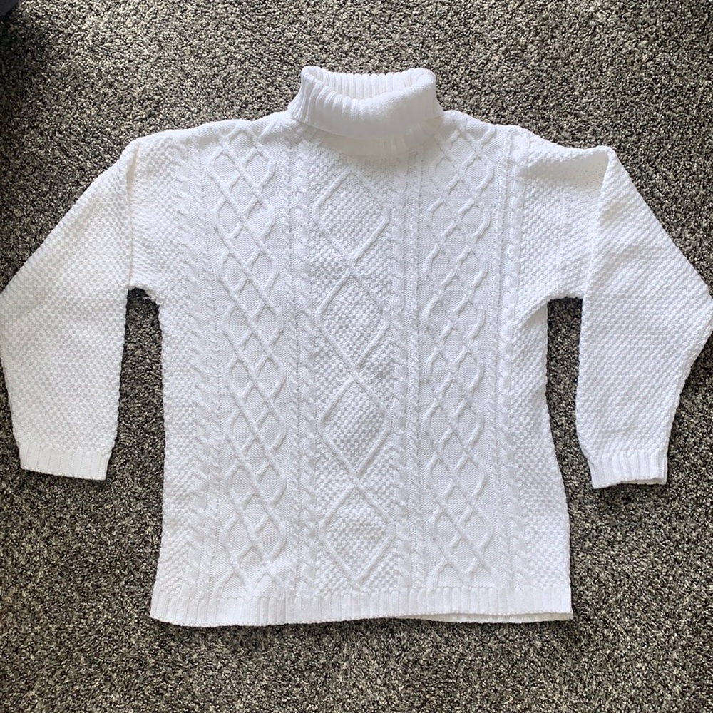Vintage White Knit Turtleneck
